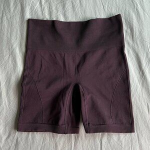 Lululemon Sculpt Shorts Size 6 Medium Black Cherry